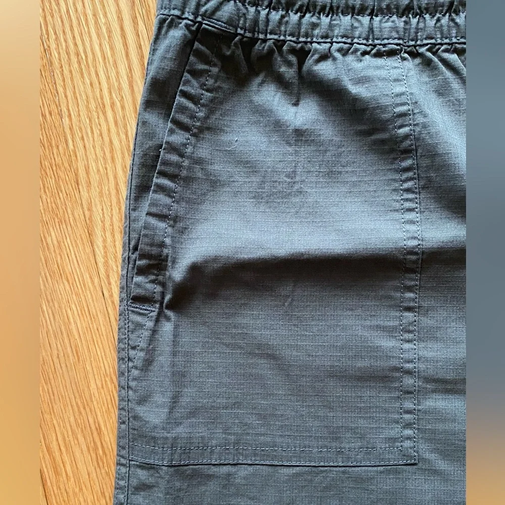 NWT Vuori Vintage Ripstop Shorts in Dark Oregano - Picture 4 of 10